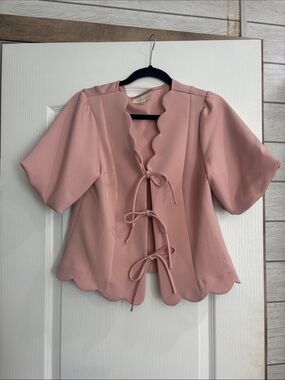 Women's Mellóday Scallop-Edge Tie-Front Top in Dusty Pink